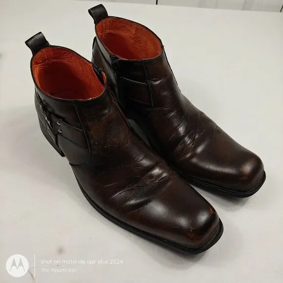 Men's Robert Wayne Zip-Up Distressed Buckle Emblem Dagger Boots US Size 10 - Picture 2 of 15